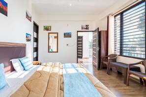 Habitación estándar doble, vistas a la montaña | Tabla de planchar con plancha y wifi gratis