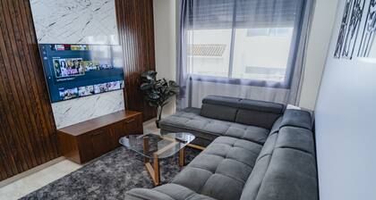 cozzy appartment , 2 min to the train station đ. with swimming pool .