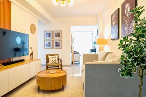 Smart TV, videojuegos, libros y oficina 