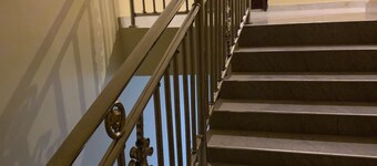 JF ROYAL HOTEL & SUITES