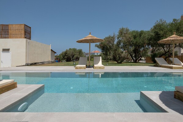 Deluxe Room, 1 King Bed | Water view