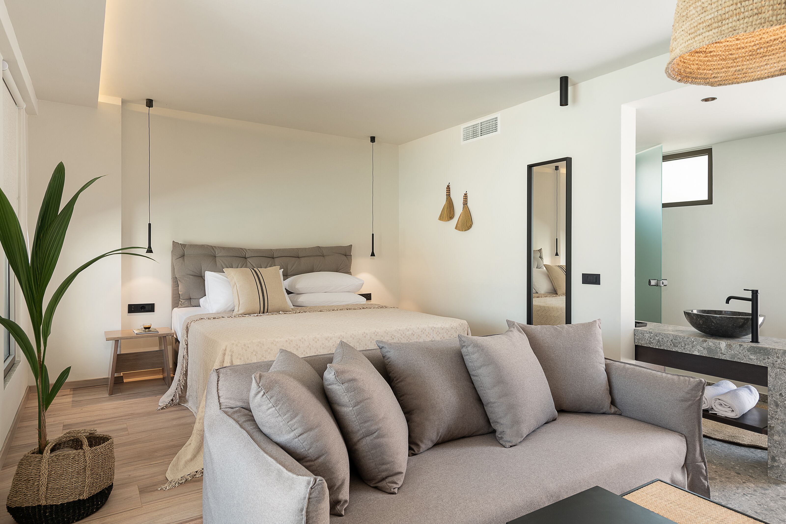 In-room safe, desk, blackout drapes, soundproofing