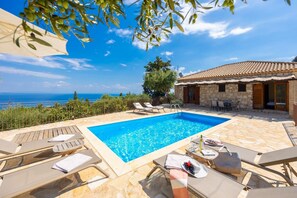 Pool - Villa Aloni - Three Bedroom Villa, Sleeps 6 (Koridallos)
