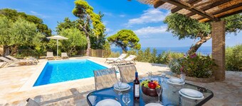 Villa Aloni - Three Bedroom Villa, Sleeps 6