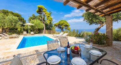 Villa Aloni - Trois Chambres Villa, Couchages 6