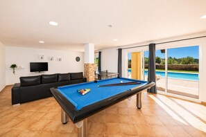 Games room - Villa Entrecolinas - Four Bedroom Villa, Sleeps 8 (São Bartolomeu de Messines)