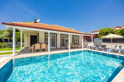Villa Central - Three Bedroom Villa, Sleeps 6