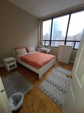 1 bedroom, iron/ironing board, WiFi, bed sheets - City Center Oasis-Your Gateway to Urban Living, Moments to Vibrant Eaton Centre! (Toronto)