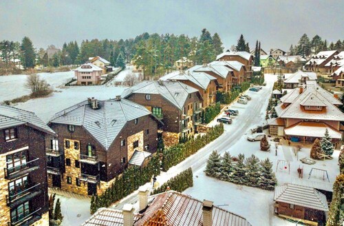 Green Hill Apartment