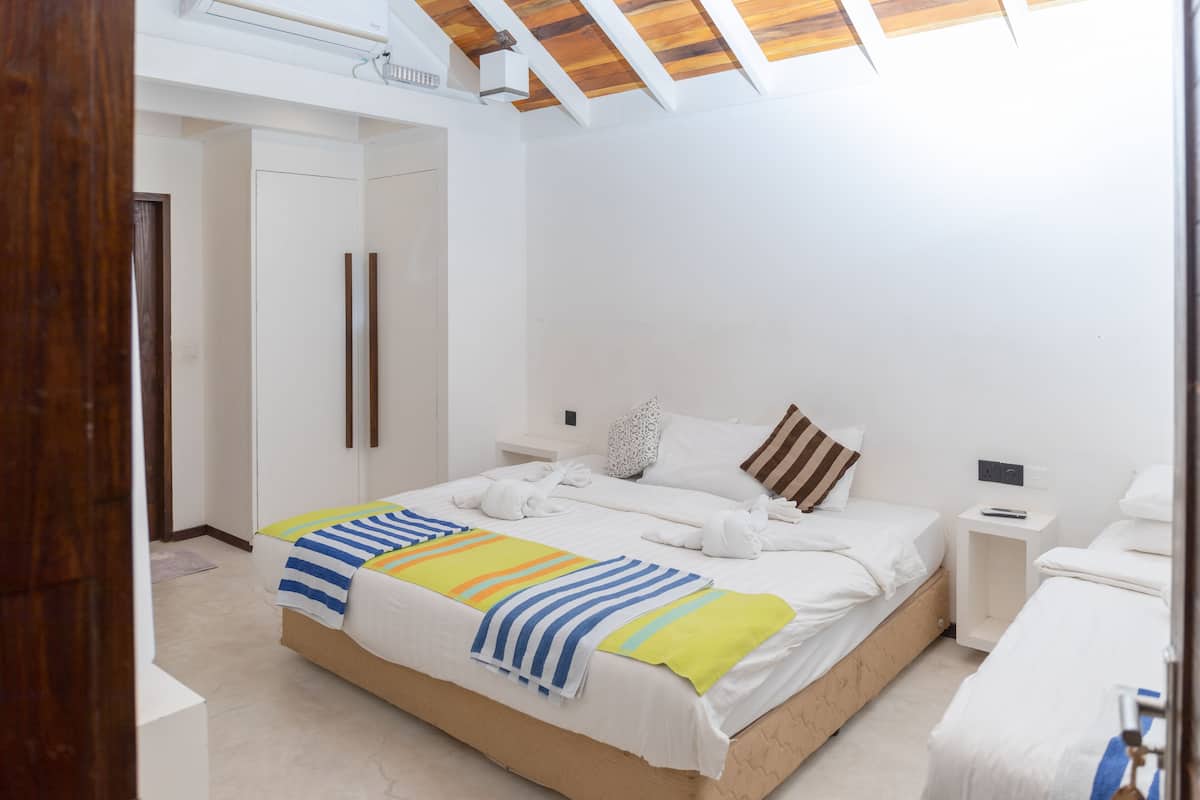 Camera Deluxe | 2 camere, tende oscuranti, ferro/asse da stiro, Wi-Fi gratuito