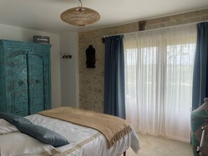4 quartos, ferros/tábuas de passar roupa, berço de viagem, Wi-Fi