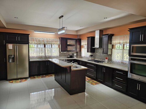 5★ Caribbean Villa in Palmiste, San Fernando, Trinidad — Spacious 6BR