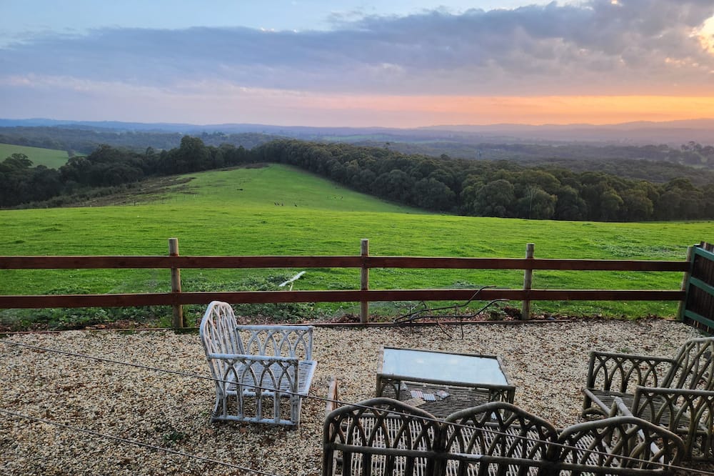 Cottage Farm Stay in a converted barn. Stunning views of the Yarra Valley.