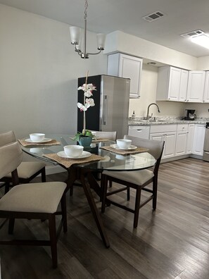 Dining - Cozy apartment  (Arlington)