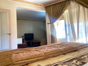Suite | 1 habitación, minibar, caja de seguridad en la habitación y escritorio