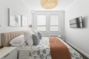 2 bedrooms, iron/ironing board, free WiFi - Offer Tropical Retreat 2 br Condo Pool StepsToBeach Restaurants Stores (Palm Beach)
