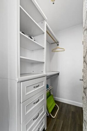 Built-in closet storage area - StepsToBeach/Dining/Retreat 2br (Palm Beach)