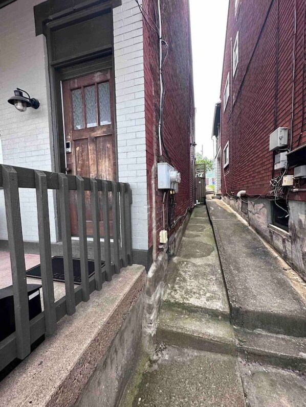 Exterior detail - Convenient 1 BR close southside (Pittsburgh)