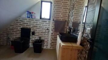 Honeymoon Villa | Bathroom