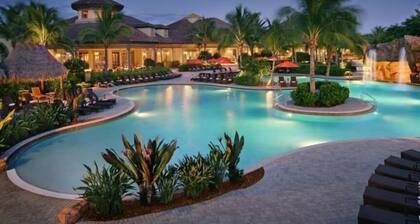 NEU Villa Sunshine Paradise mit Seeblick und Golfplatz in Naples, Lely Resort.