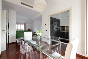 Dining - Comfortable apartment located on the third floor of a building with a lift (NOT suitable for disabled people). There are steps at the entranceIn 100m2 of space, it comfortably accommodates 4 people with two double bedrooms.The property is located near th (Milano)