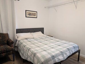10 chambres, fer et planche à repasser, Wi-Fi, draps fournis