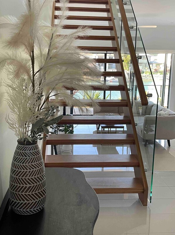 Interior - Cosy water front Villa in Hope Island (Gold Coast)