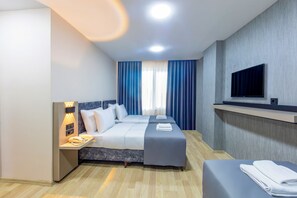 Superior-Dreibettzimmer | Schallisolierte Zimmer, kostenloses WLAN, Bettwäsche