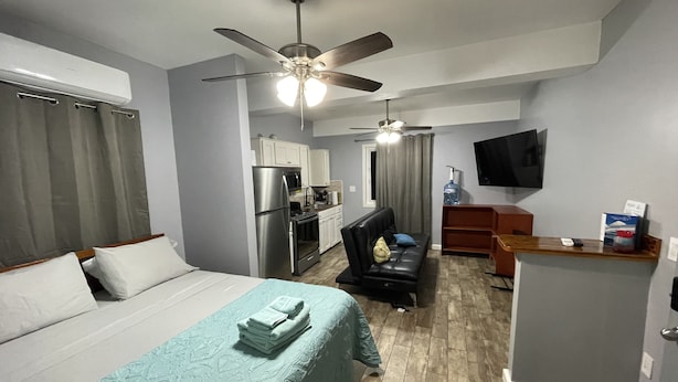 Living area - Villas De Cisnes  (Roatan)