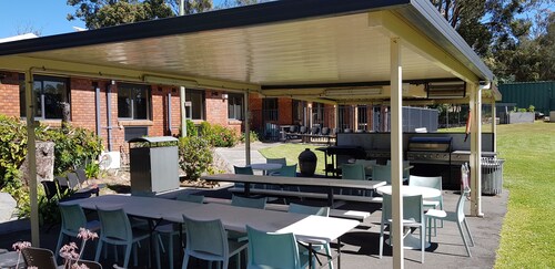 CATALINA LAKEFRONT RETREAT Fully accessible.  Note special conditions below