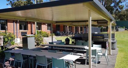 CATALINA LAKEFRONT RETREAT Fully accessible. Note special conditions below