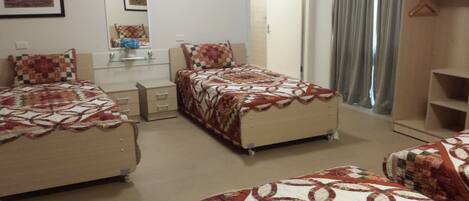 9 Schlafzimmer, Bügeleisen/Bügelbrett, WLAN, Bettwäsche