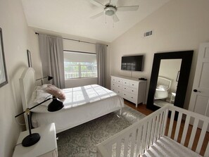 2 Schlafzimmer, Reisekinderbett, WLAN, Bettwäsche