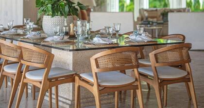 Beachside Open-Concept Villa & Golf Course Views