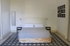 1 slaapkamer, een strijkplank/strijkijzer, wifi, beddengoed