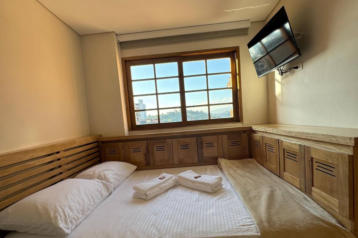 Basic Single Room | WiFi (free), bed sheets