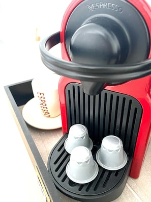 Kaffe og/eller kaffemaskine
