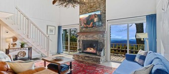 Blue Ridge Mountain Chalet with Great Views