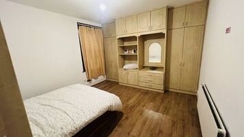 1 bedroom, iron/ironing board, WiFi, bed sheets
