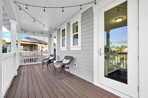 Terrace/patio - 4 Beach Cruiser Bikes! Overlooking Beautiful Pond! (Seagrove Beach)