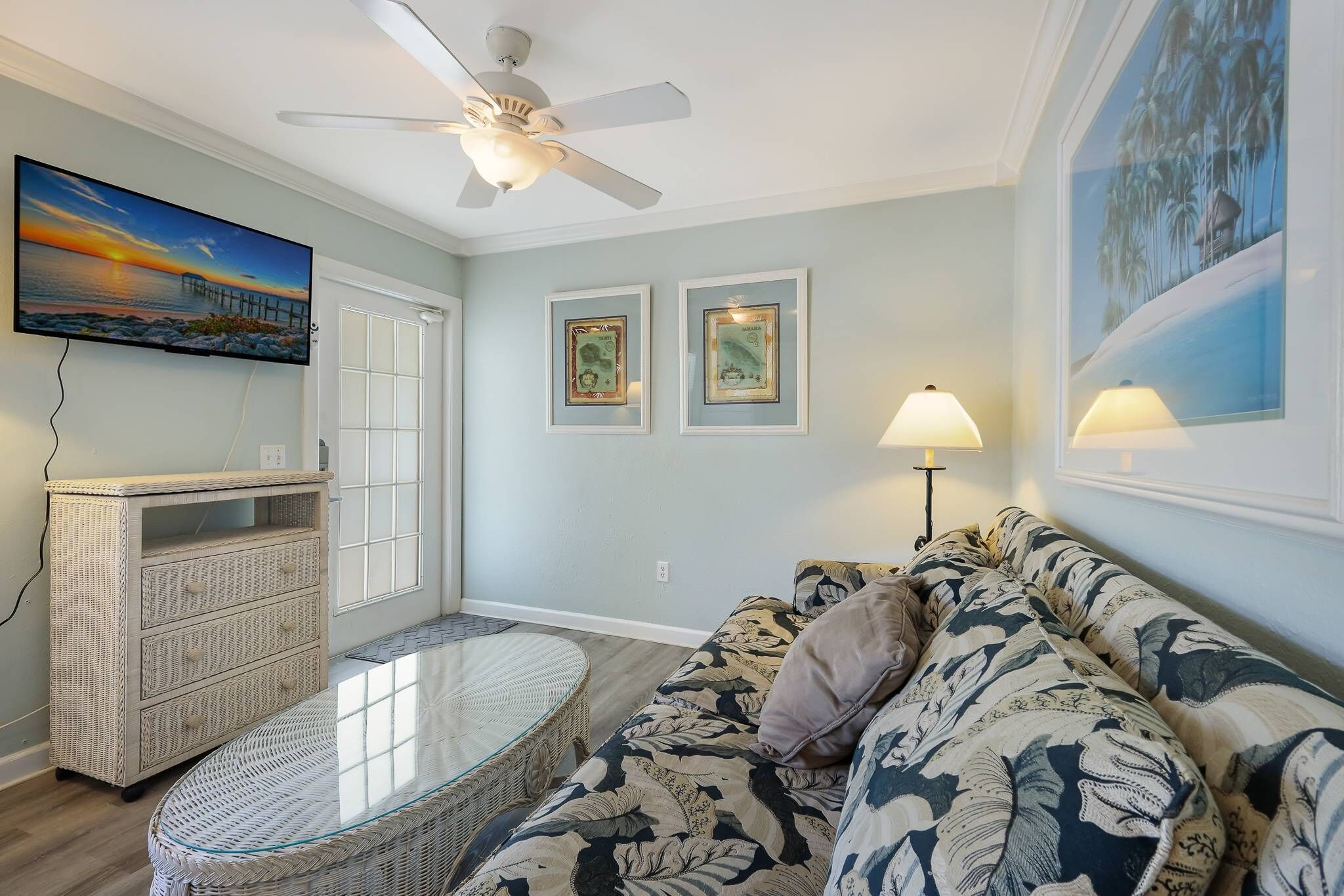 Tradewinds Unit 30 Beach & Pool Access