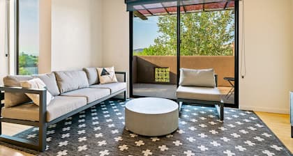 The Sunrise - 2 Story Suite w/ Red Rock Views