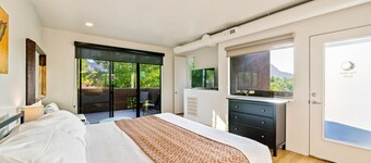 The Nest - Second Floor Studio Suite w/ Red Rock Views