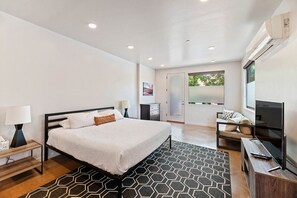 2 slaapkamers, een strijkplank/strijkijzer, gratis wifi, beddengoed
