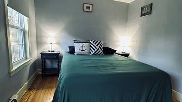 2 habitaciones, escritorio, tabla de planchar con plancha y wifi gratis