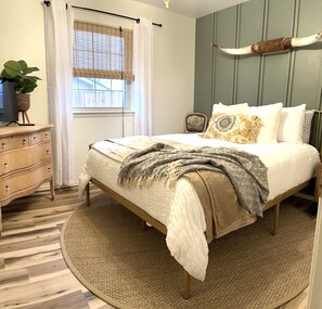 3 bedrooms, desk, iron/ironing board, WiFi