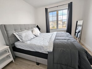 3 bedrooms, iron/ironing board, free WiFi, bed sheets