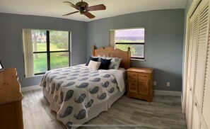 3 habitaciones, tabla de planchar con plancha, wifi y ropa de cama 