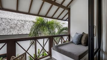 Vila Deluks, 3 kamar tidur, balkon, pemandangan kolam renang | Balkon