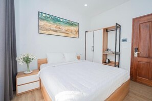 高級雙人房 | 書桌、隔音、免費無線上網、床單